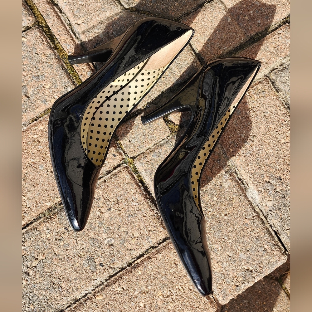 BCBGIRLS Shoes. Color BLACK. Size 6.5M - Picture 3 of 5